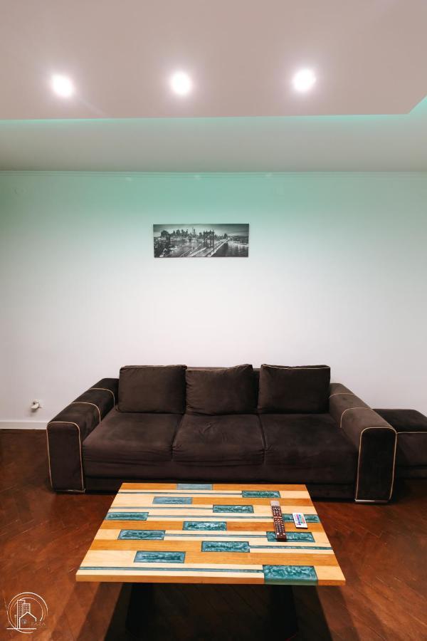 Zaza Apartament - Central Area, With Balcony Târgu Jiu Esterno foto